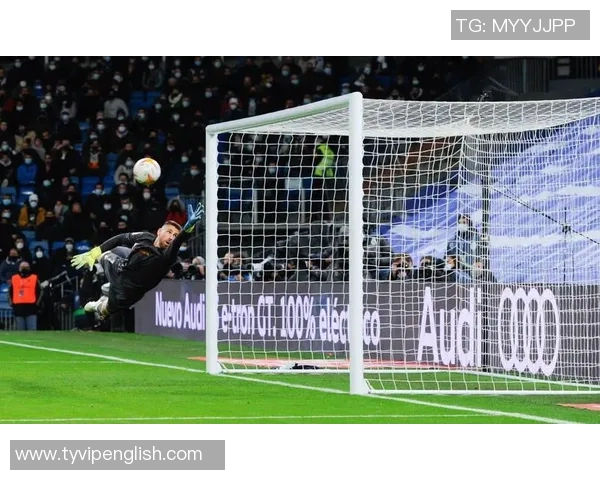 足球星球大战皇马战术分析与关键球员表现预测